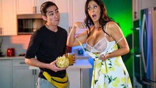 MyFriendsHotMom – Big Tit Milf Burns Off Calories by Fucking/ Reagan Foxx