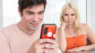 OopsFamily – Stepmoms Pussy is Better than AI/ Aaliyah Love